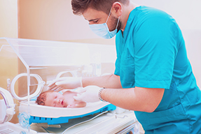 Enfermería y cuidados intensivos neonatales